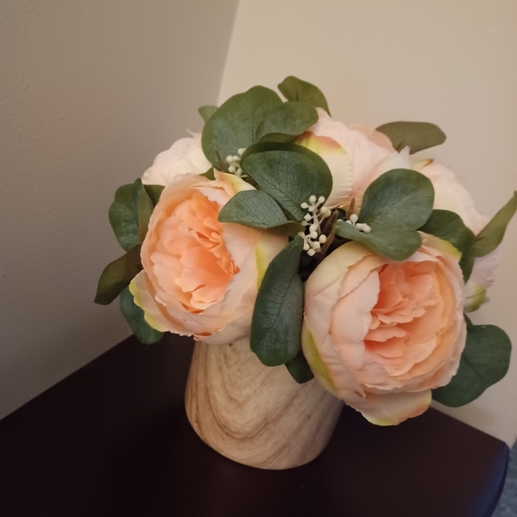 Peach Pink Green artificial floral arrangement handmade by me 6 flower head gree - Picture 4 of 7